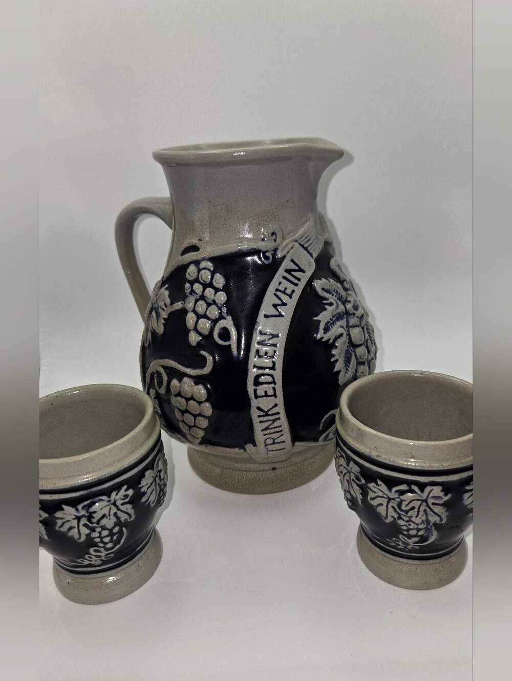 Westerwald Stoneware Wine Pitcher Trink Edlen Wein Drink Noble Wine 2 Cups